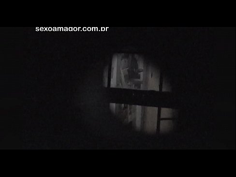 ❤️ Blondie blir hemligt videofilmad av en voyeur från grannskapet gömd bakom ihåliga tegelstenar Vacker porr at porn sv.safehaus.top ﹏